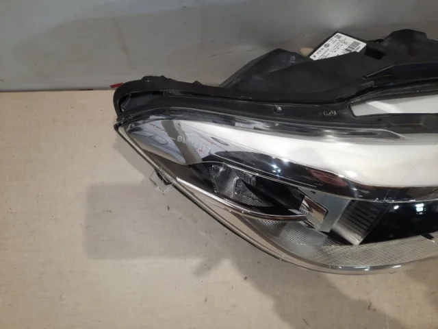 Фара правая для BMW 1er Ф20 rest.1 2015-2020 на фотографиях