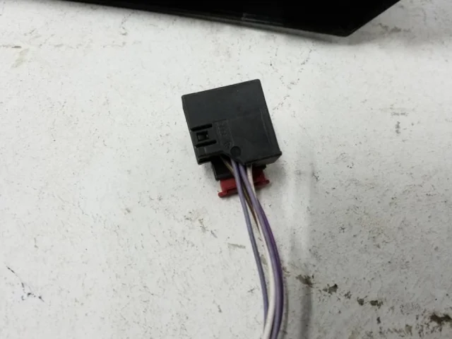 Стекла и зеркала для Volkswagen Caddy IV (2K) 2015-2020 на фотографиях