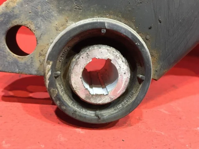 Подрамник двигателя для Ford Galaxy CD340 2006-2015 на фотографиях