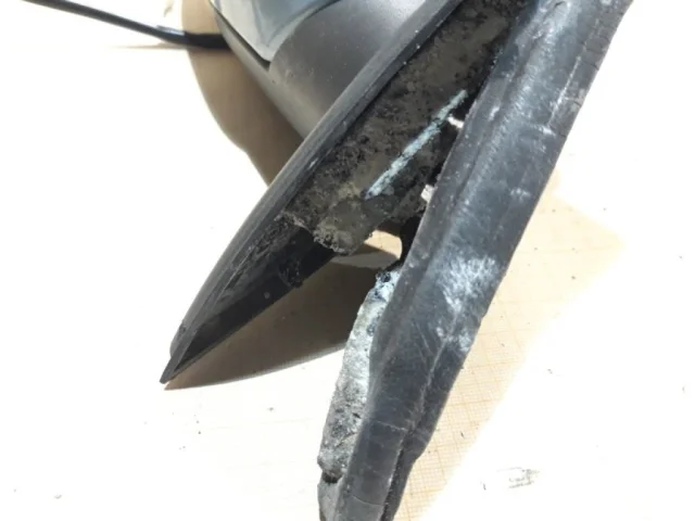 Стекла и зеркала для Volkswagen Passat Variant (B6, Typ 3C) 2004-2010 на фотографиях