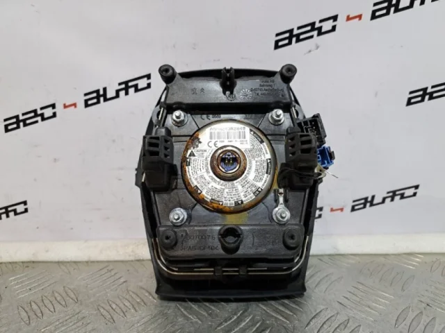 Подушка безопасности водителя для Citroen C4 Хэтчбек 2010-2016 на фотографиях