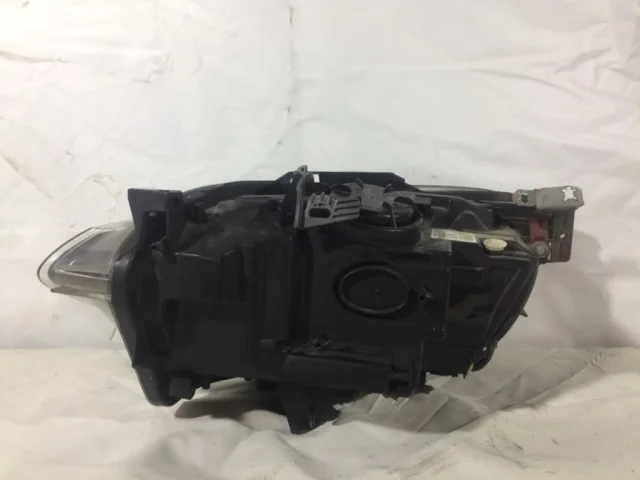 Фара правая для BMW 1er Ф20 2011-2015 на фотографиях