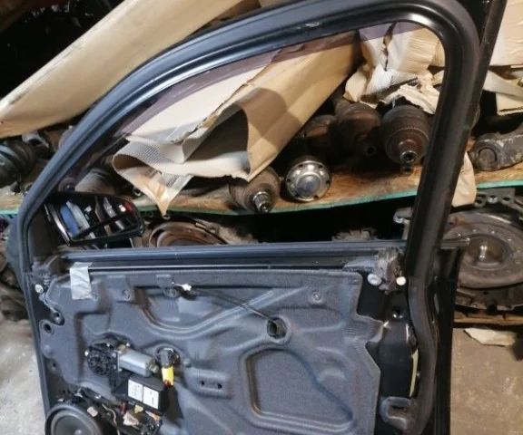 Двери для Audi A4 B7 Avant 2004-2008 на фотографиях