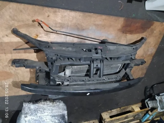 Панель радиатора (телевизор) для Volkswagen Polo IV (9N3) 2005-2009 на фотографиях