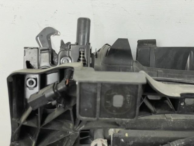 Кассета радиаторов для Volkswagen Touareg III (CR) 2018+ на фотографиях