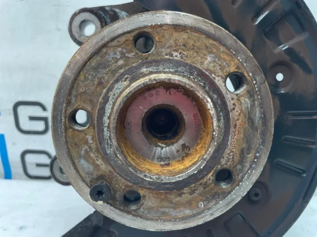 Кулак поворотный левый для Mercedes-Benz Vito W639 Vito Фургон 2003-2013 на фотографиях