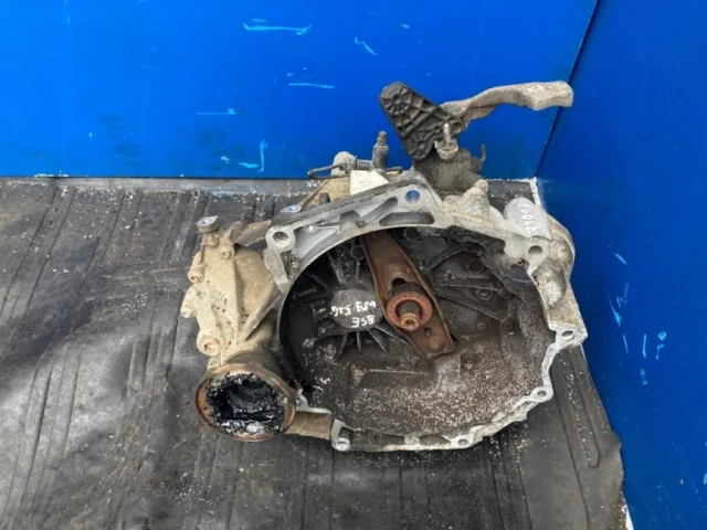 Картер МКПП для Skoda Octavia A5 на фотографиях