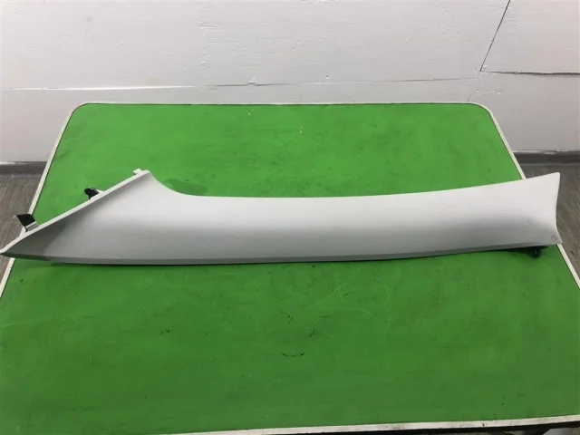 Накладка лобового стекла левая для Subaru Forester SJ 2013-2016 на фотографиях