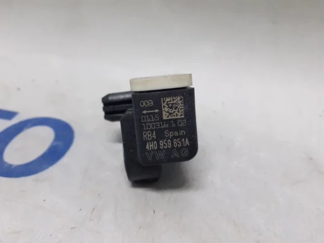 Датчик подушки безопасности для Audi A6 C7 2010-2018 на фотографиях