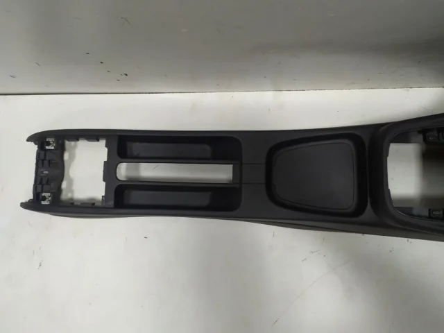 Крышка подлокотника для Volkswagen Polo V (6R) 2009-2014 на фотографиях