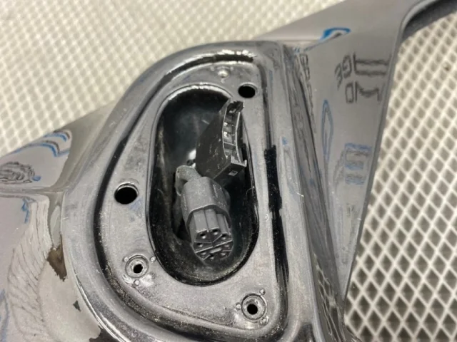 Дверь передняя левая для Mercedes-Benz C class W202 1993-2001 на фотографиях