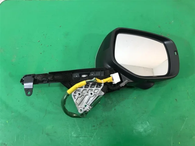 Зеркало заднего вида (в салоне) для Subaru Legacy BN 2017+ на фотографиях