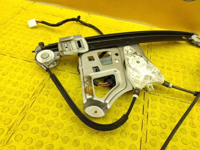 Мотор стеклоподъемника передний левый для Mercedes-Benz S class W220 1998-2005 на фотографиях