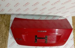 Крышка багажника для Volvo S40 2012 года на фотографиях