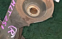 Суппорт задний левый для Toyota Avensis на фотографиях