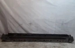 Накладка порога правая для Toyota Land Cruiser 2015 года на фотографиях