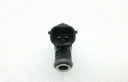 Форсунка топливная для Skoda Octavia 2015 года на фотографиях