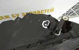 Фара ксенон левая для Skoda Octavia 2014 года на фотографиях