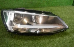 Фара правая для Volkswagen Jetta 2018 года на фотографиях