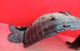 Подкрылок передний левый для Nissan X-Trail 2014 года на фотографиях