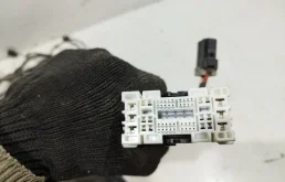 Проводка моторного отсека для Hyundai Solaris 2010 года на фотографиях