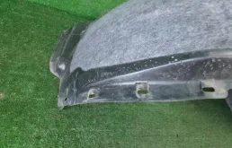 Подкрылок передний правый для Toyota RAV4 2013 года на фотографиях