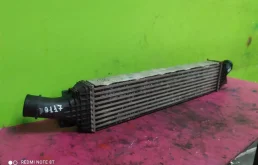 Радиатор интеркулера для Audi A4 2008 года на фотографиях