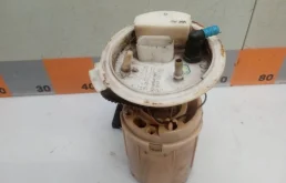 Топливный насос для Skoda Octavia 2008 года на фотографиях