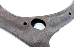 Рычаг передний левый нижний для Toyota Avensis на фотографиях