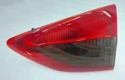 Фонарь внутренний правый для Ford Kuga 2015 года на фотографиях