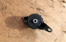 Опора двигателя передняя правая верхняя для Toyota Avensis на фотографиях