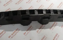 Усилитель переднего бампера для Volkswagen Tiguan 2008 года на фотографиях