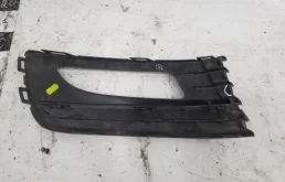 Решетка ПТФ левая для Volkswagen Polo 2011 года на фотографиях