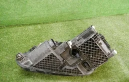 Фара правая для Volkswagen Tiguan 2007 года на фотографиях