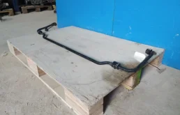 Стабилизатор поперечной устойчивости задний для Nissan X-Trail 2001 года на фотографиях