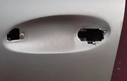 Стекла и зеркала для Mercedes-Benz C class 2004 года на фотографиях