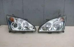 Фара правая для Lexus RX 2003 года на фотографиях