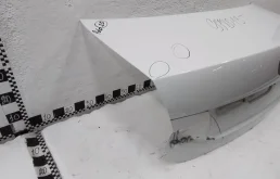 Дверь багажника для Volkswagen Polo 2011 года на фотографиях