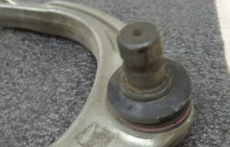 Рычаг передний правый верхний для BMW 5er 2018 года на фотографиях