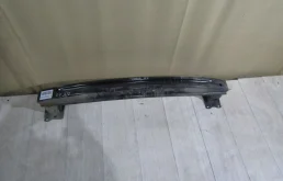 Усилитель заднего бампера для Skoda Octavia 2014 года на фотографиях