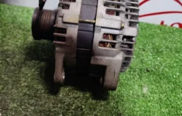 Генератор для Nissan X-Trail 2003 года на фотографиях