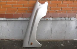 Крыло правое для Subaru Forester 2002 года на фотографиях