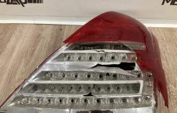 Фонарь правый для Mercedes-Benz S class 2012 года на фотографиях