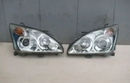 Фара правая для Lexus RX 2003 года на фотографиях