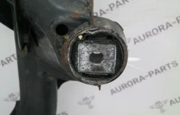 Подрамник двигателя для Volkswagen Touareg 2015 года на фотографиях