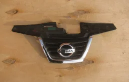Решетка радиатора для Nissan Juke 2011 года на фотографиях