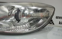 Фары для Skoda Octavia 2004 года на фотографиях