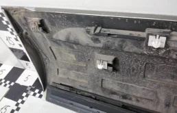 Накладка двери багажника для Volkswagen Touareg 2012 года на фотографиях