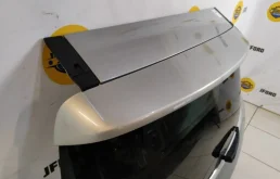 Дверь багажника для Ford Kuga 2012 года на фотографиях