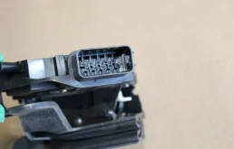 Замок двери задней правой для Ford Galaxy на фотографиях